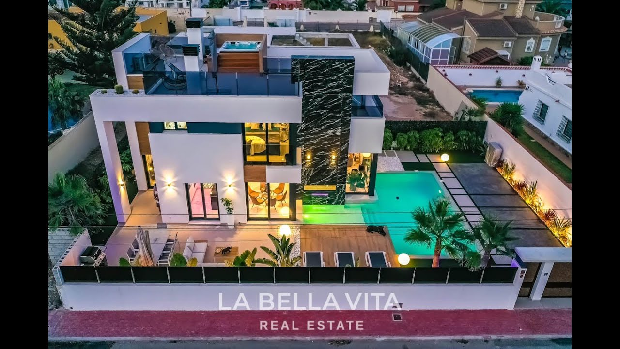 AVAILABLE 650.000€ ⭐️ Stunning New Build Luxury Villa for sale in Torrevieja, Alicante, Spain 🏝️