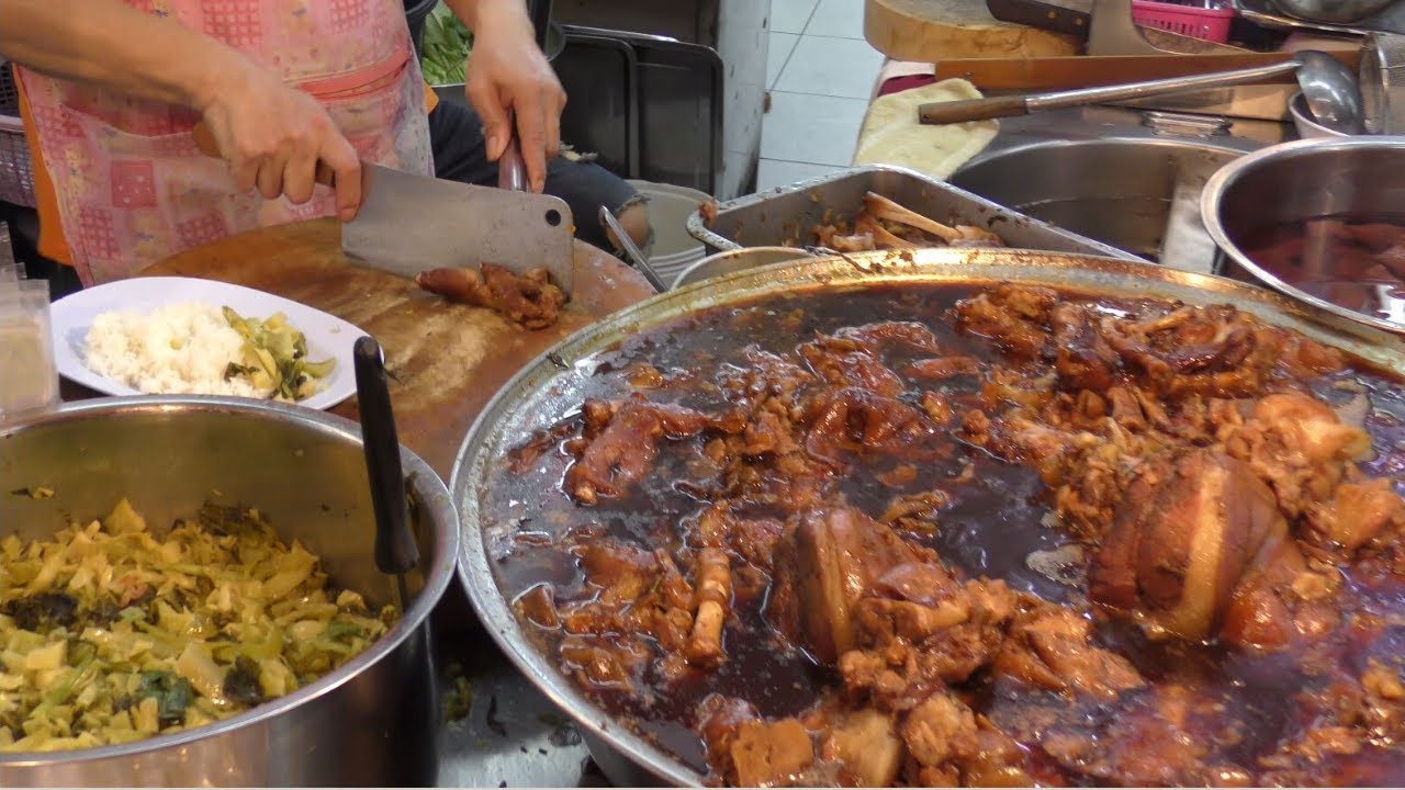 Bangkok Street Food. Best Street Food Stalls at 'Camping Ground'. Thailand