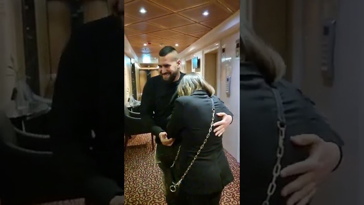 הצעת נישואין במלון ❤ הרגע שהיא ציפתה לו הגיע...