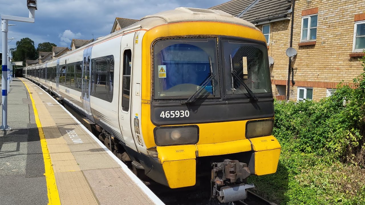S4 E12: Trains at Grove Park, August 2023