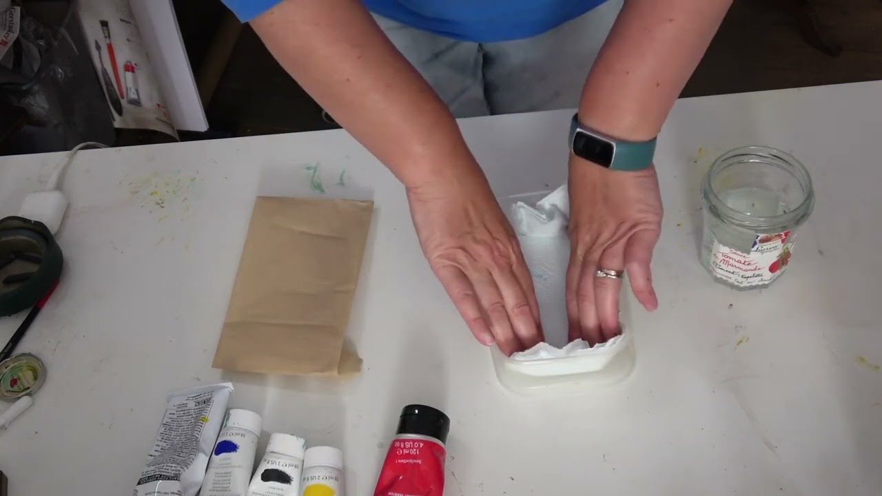 2 Minute Art Hack - Stay Wet Palette