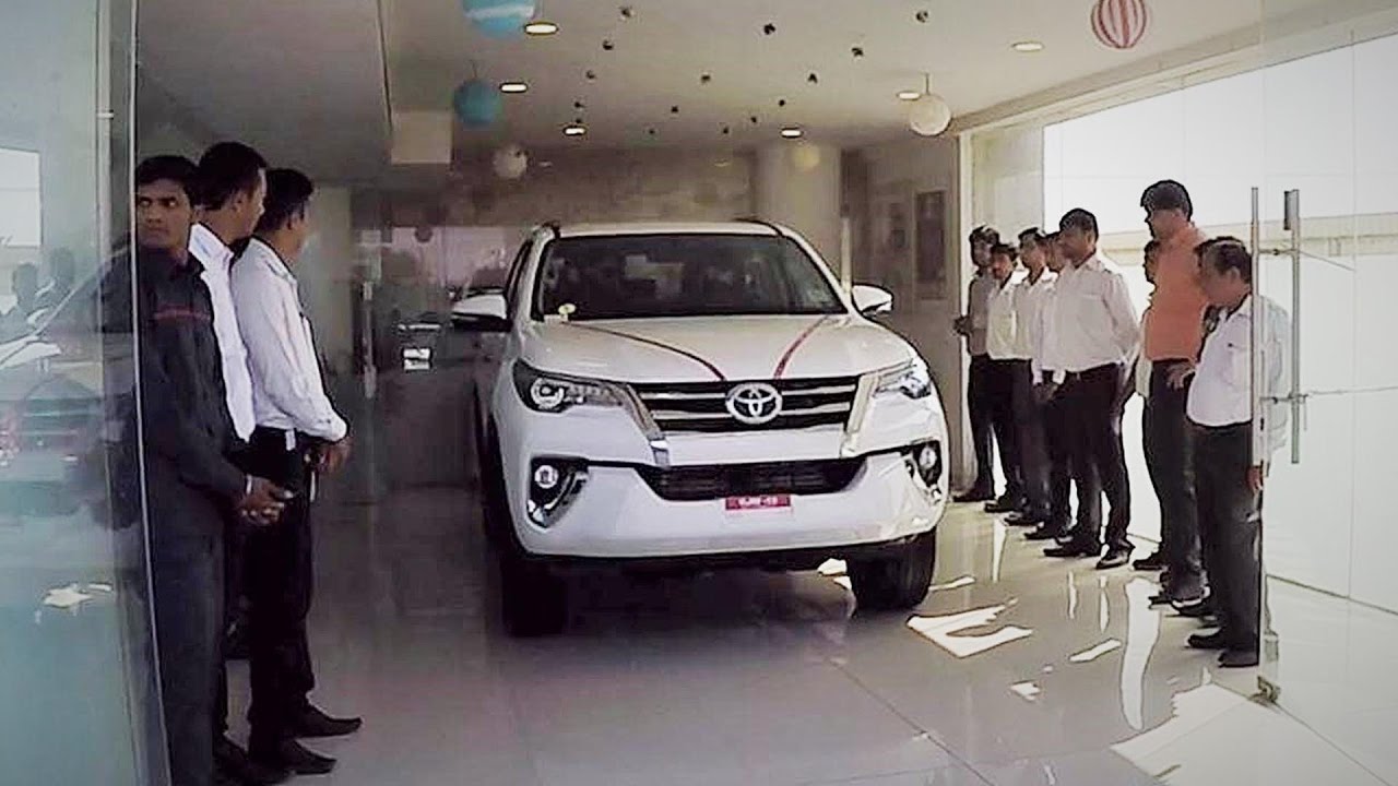 Taking Delivery of my 2016 New Fortuner 4x4 M/T !
