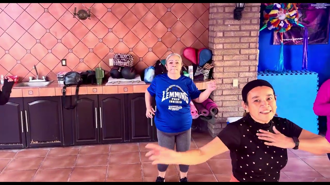 Zumba con Giselle 💋 #baile #shortsyoutube #dance #shortshorts 