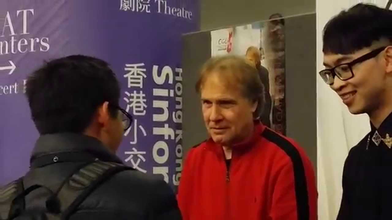 Clayderman held an autograph session after the concert in H.K.
