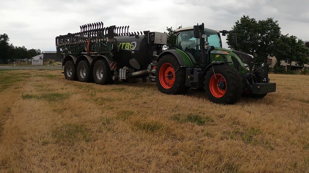 #vlog66  Gärreste ins Grünland fahren mit Fendt 724 Vario S4 und dreiachsigem Güllefass