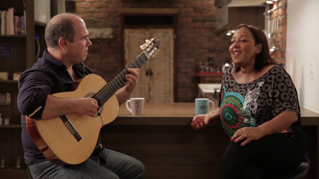 Evinha e Nelson Faria | Casaco Marrom