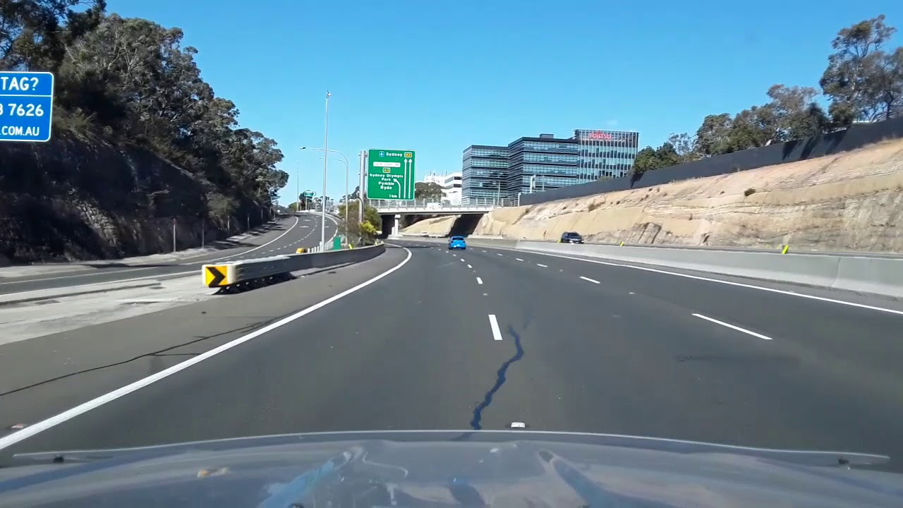 Realtime Drive Thornleigh to Sydney Airport via A28, M2, M1