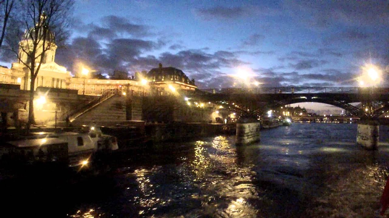 Paris vu du bateau-mouche