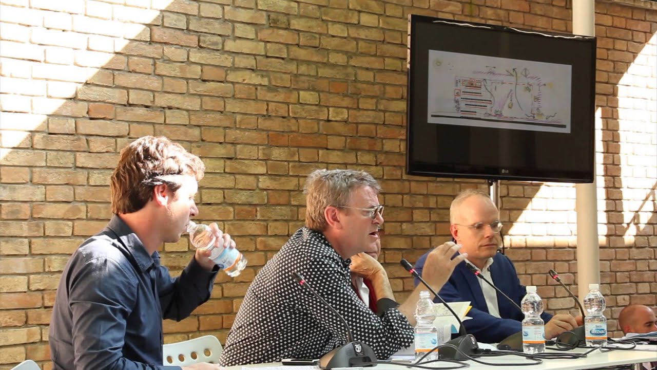 Bernard Tschumi, Enrique Walker, Mark Wigley, Hans Ulrich Obrist - A stroll through a fun palace