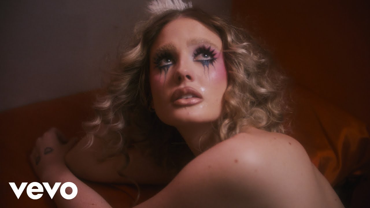 RAEGAN - CRYING IS A GIRL'S BEST FRIEND (Official Video)