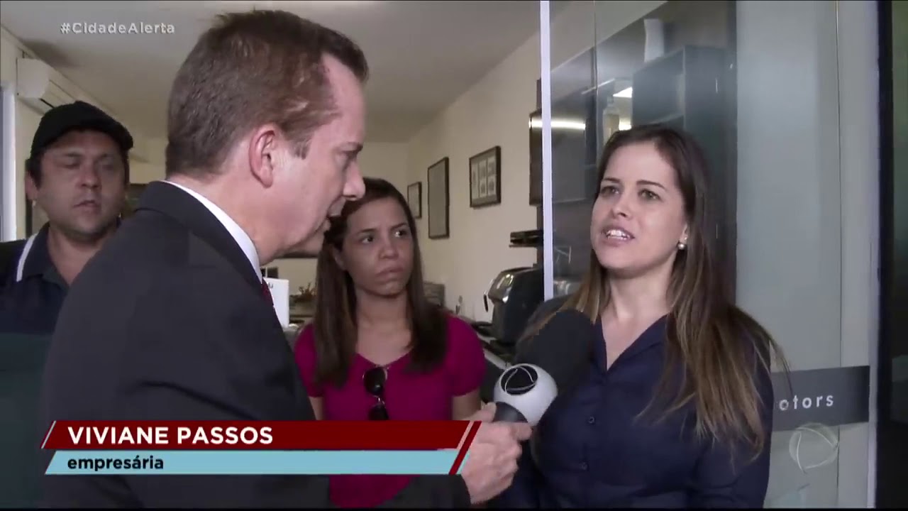 ESTELIONATO - VENDEU DEZENAS DE CARROS