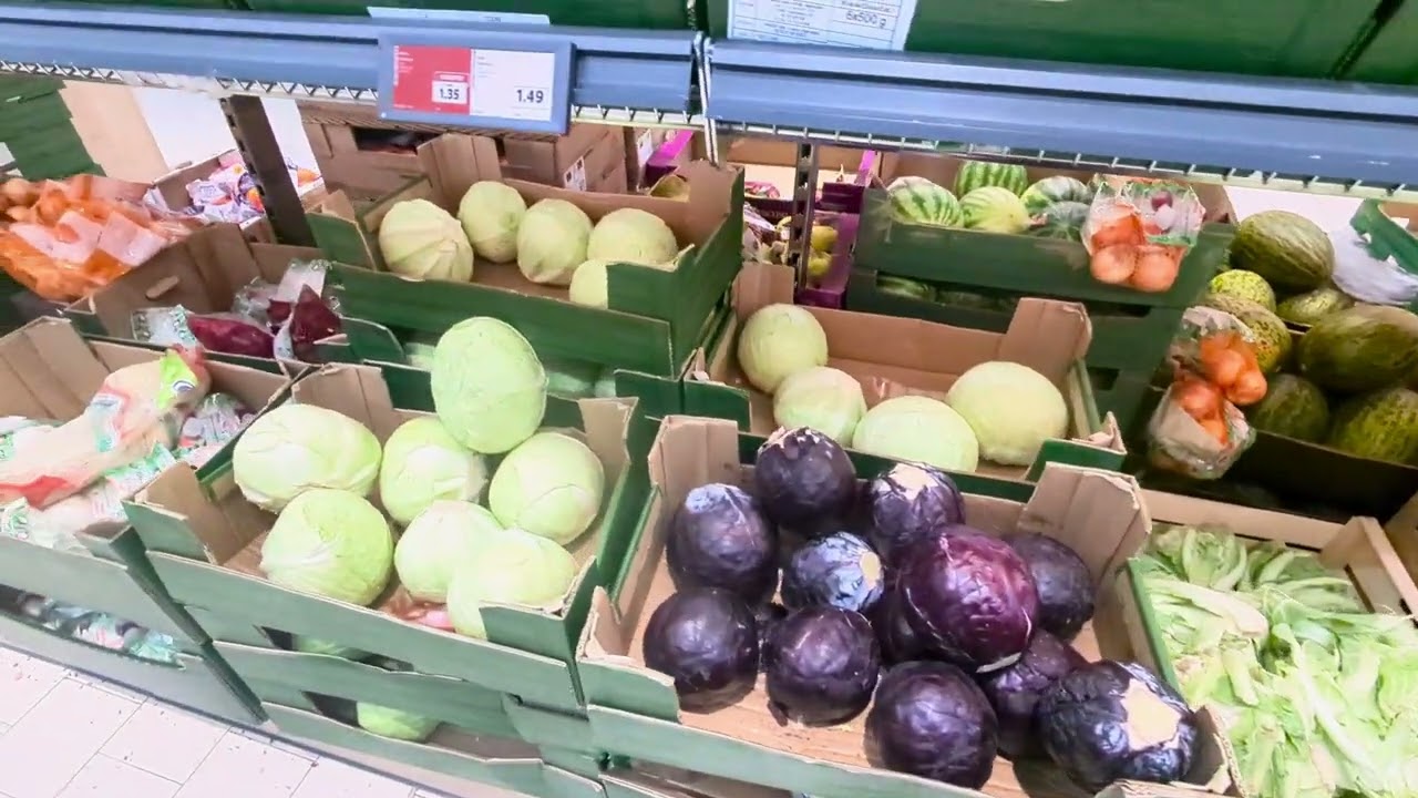 Malta Dec 28th 2024 : We look around in Lidi : Bit of a mess but cheap