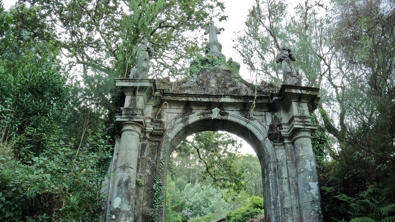 Convento de São Francisco do Monte, um convento tristemente em ruínas - Portugal