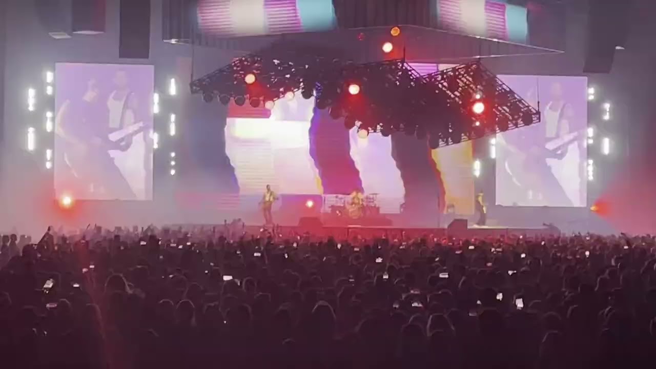 Busted VS Mcfly - Glasgow/Newcastle Mashup