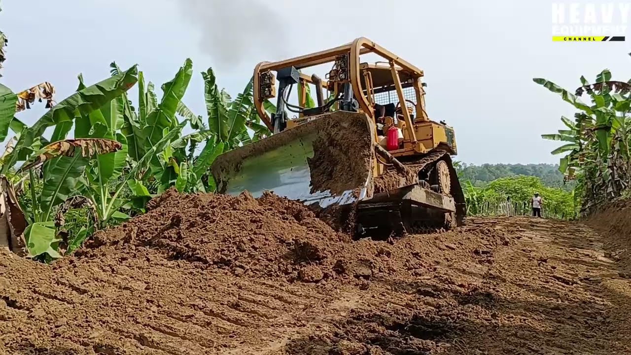 5 Simple Tricks to Instantly Improve Your Bulldozer Operating Skills with Caterpillar D6R XL