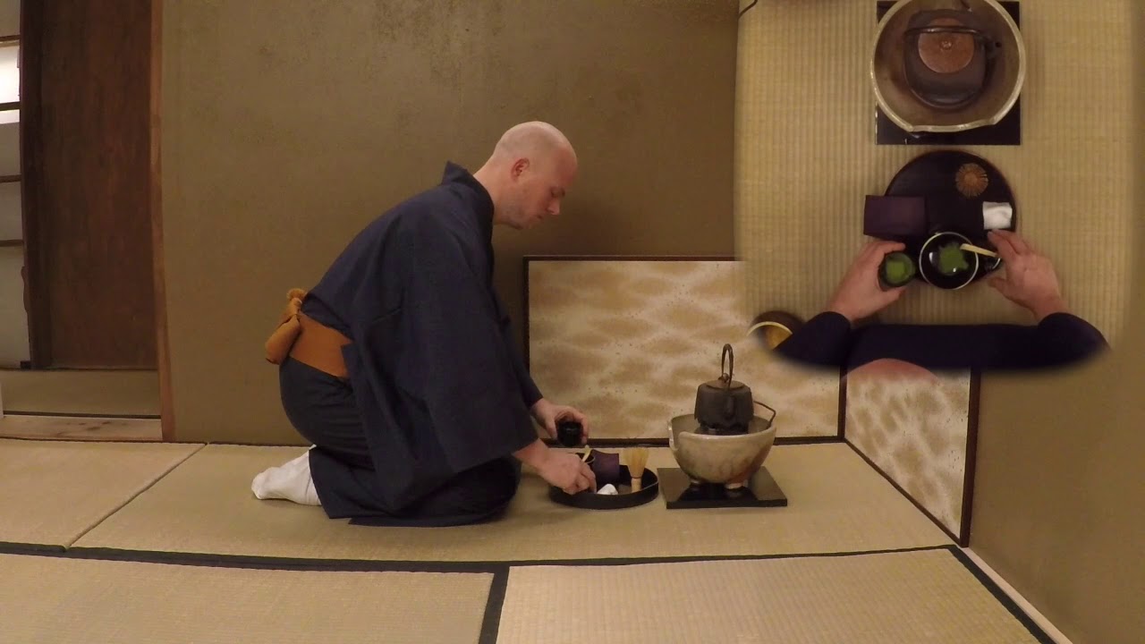 Urasenke Ryakubon (裏千家 の 略盆)