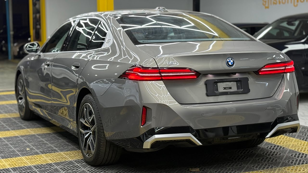 New 2026 BMW i5 eDrive 35L - Super Ultimate Luxury Sedan ! 