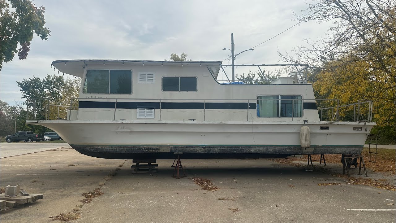 1973 Harbor Master 40 foot house boat
