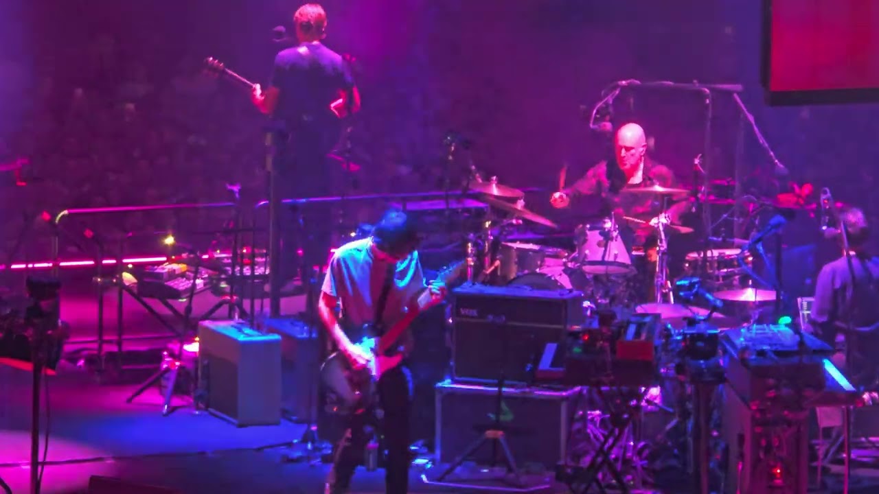 jigsaw falling into place - radiohead bologna 2025