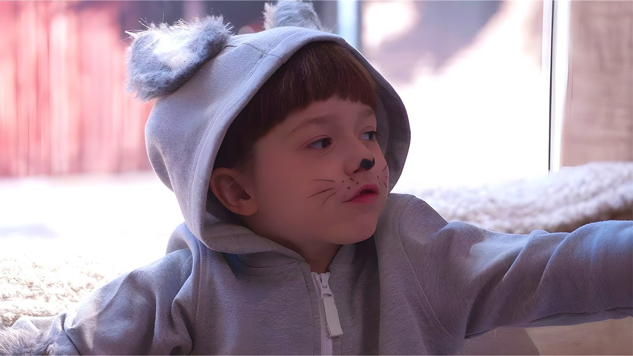 TOPSY & TIM ARE IN A PLAY! 🤩 😆 🥳 | TOPSY & TIM | WildBrain Kids