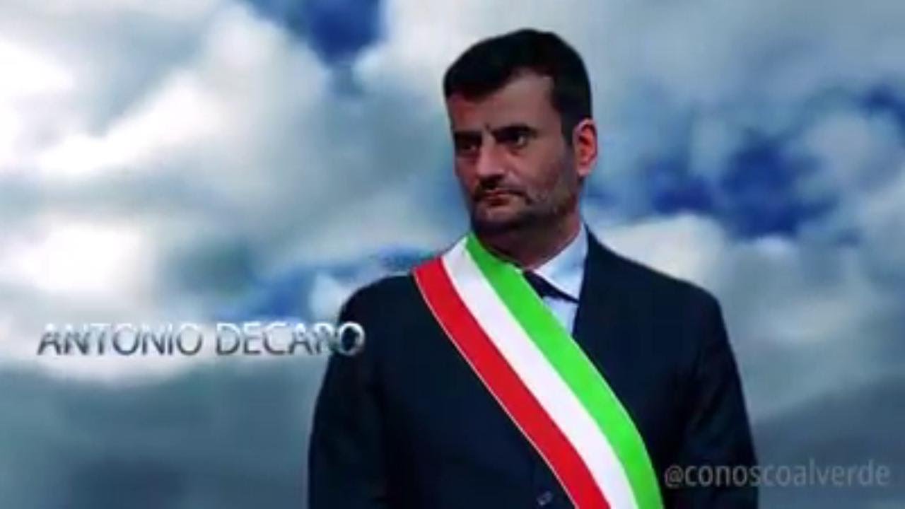 Coronavirus, il sindaco Decaro come Chuck Norris: 