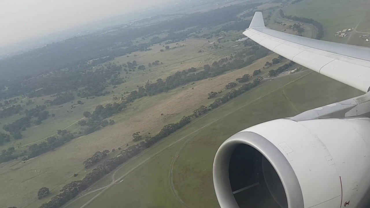 Taxi and Take off - Melbourne - Qantas - A330-200