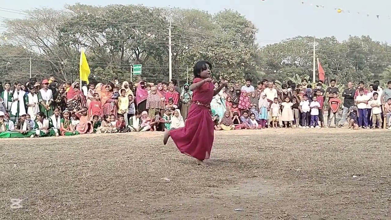 শিশুটির খুব সুন্দর নাচ 