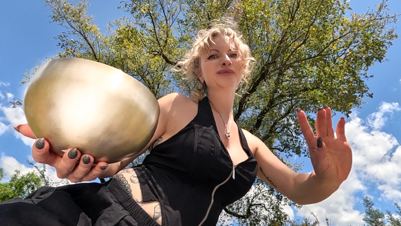 ASMR Nature Sound Healing lying down Outdoors , Plucking, Reiki, Singing Bowls