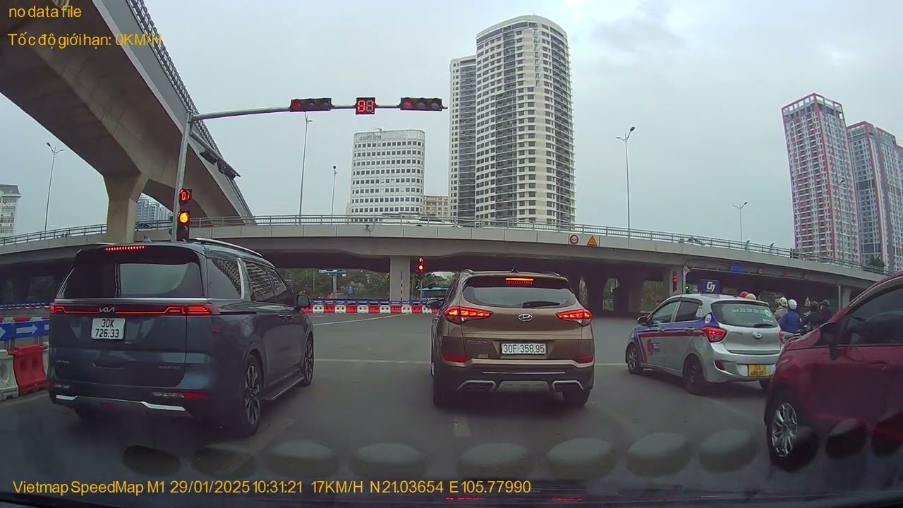 Đường phố Hà Nội sáng Mùng 1 Tết Ất Tỵ 2025 ngày nào cũng được như thế này thì tốt quá