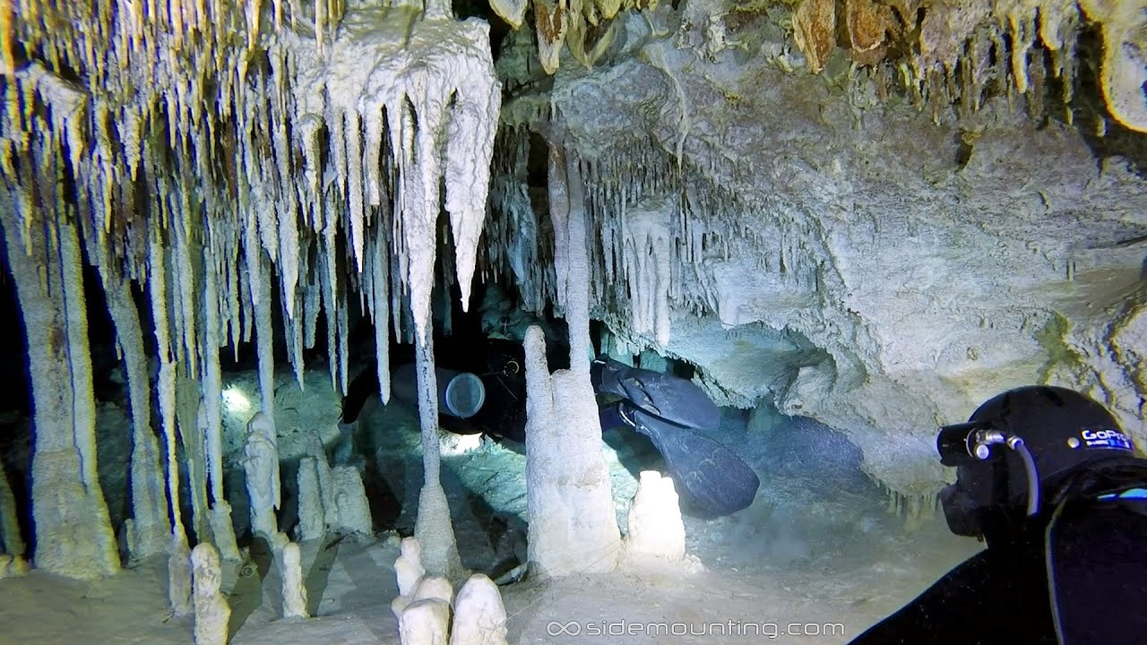 Guided cave dive in Cenote Doggi - Bonus Movie