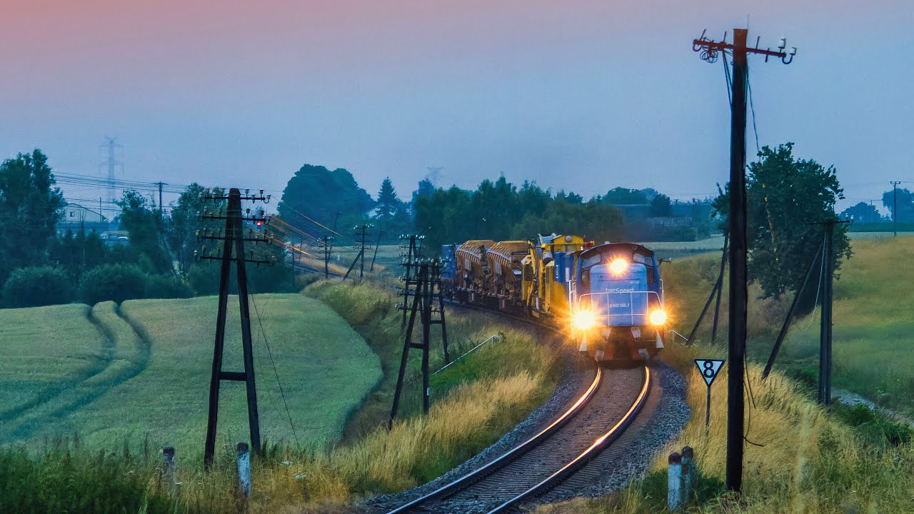 Skład z maszynami torowymi | SM42-1108 w Kornatowie