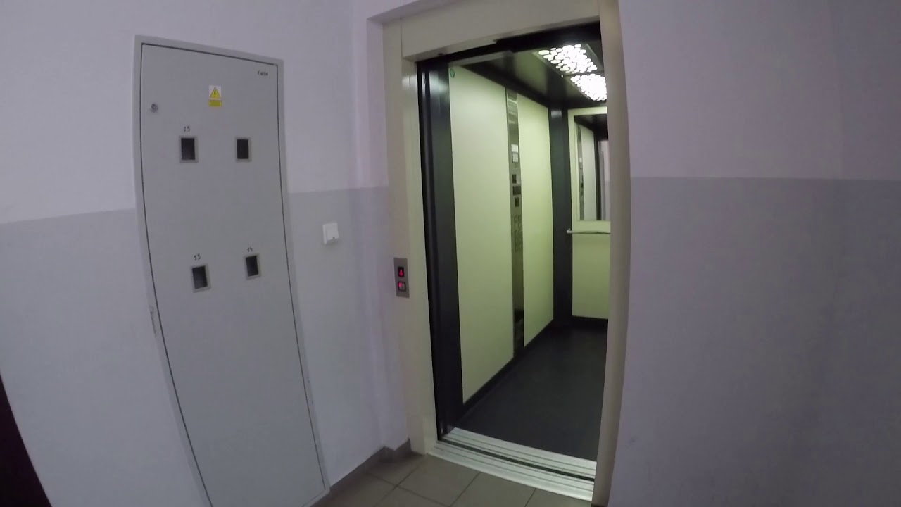 Elevator SUAiD MRL (old GMV GLT) @ Bolka 15A, Poznan, Poland