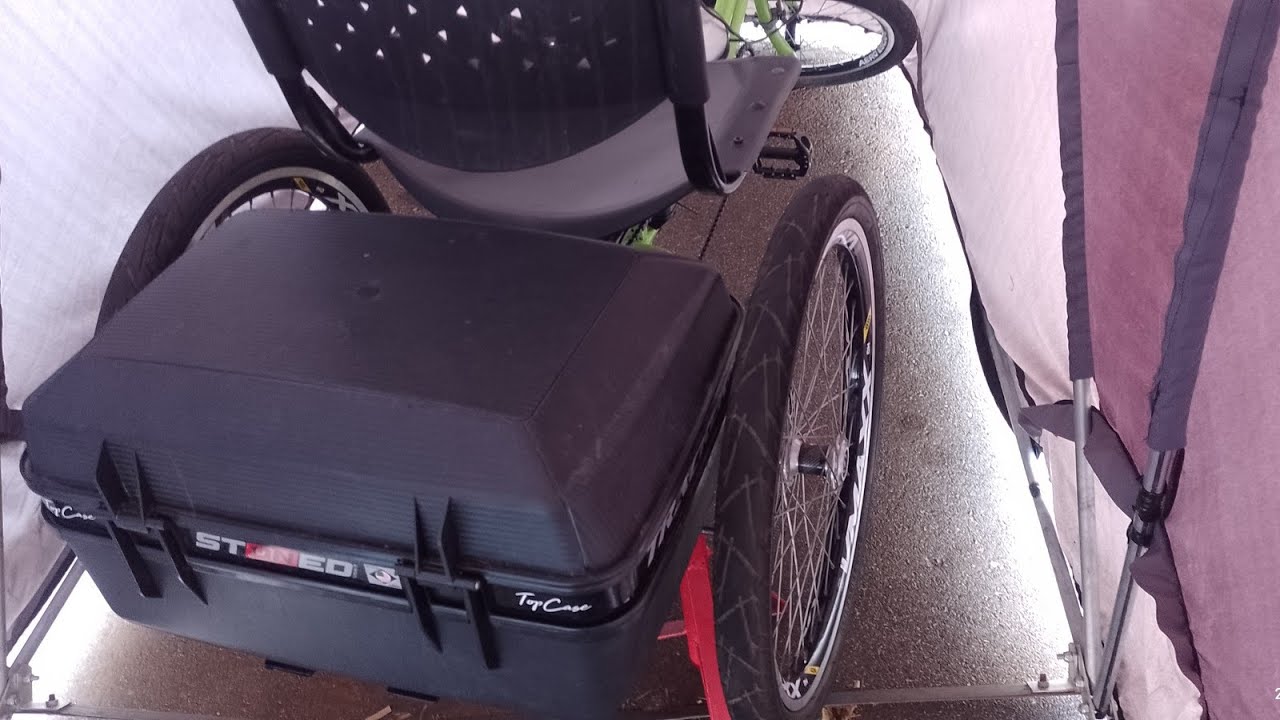 Triciclo praiano Valdo bike, o vento entortou o eixo kkk