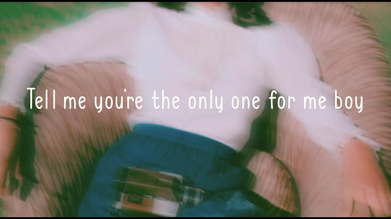 STONIA - 'CALLING' ft Iyzeek (Official Lyric Video)