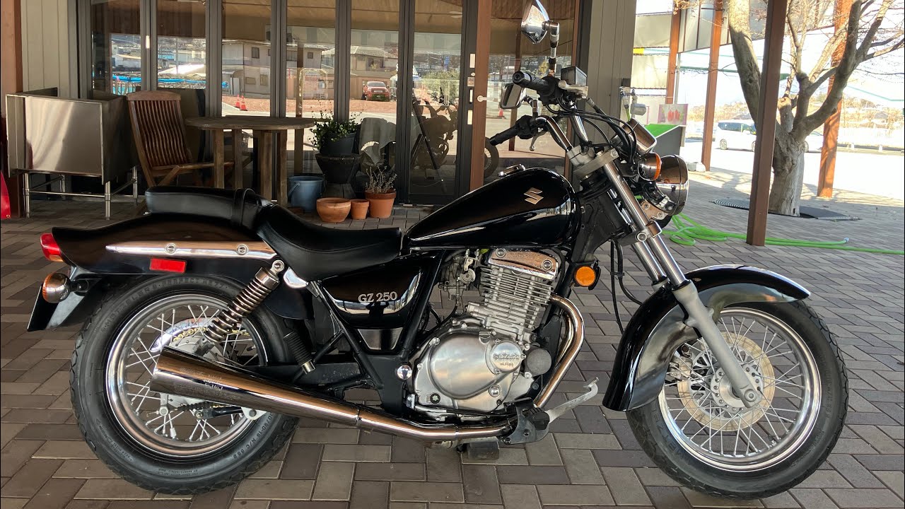 SUZUKI マローダー250 NJ48A サイドバック付属