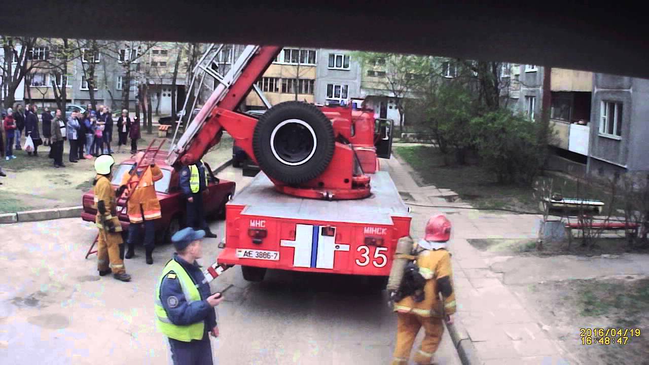 19 04 2016, Минск, ул Голубева 26 корп 1   пожар в подъезде