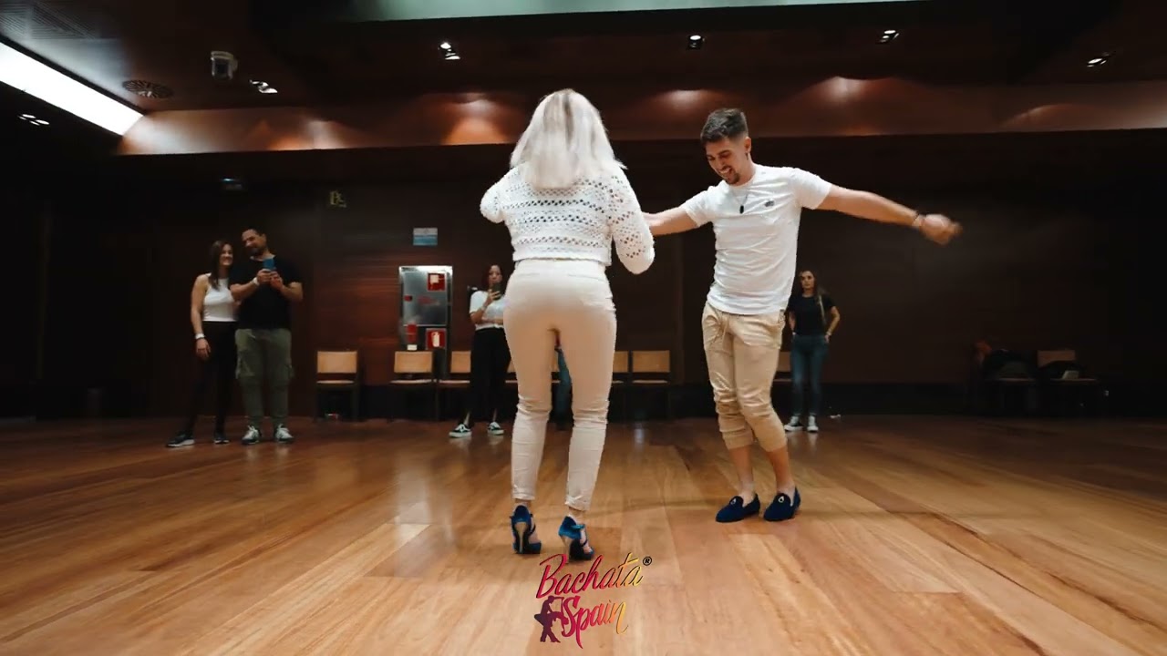 JOSHUA E IRIS - Solo conmigo, Romeo Santos, escápate y baila Murcia 2023