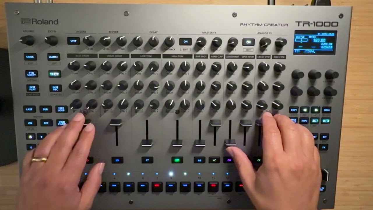 Drum & Bass sketch 02 (Roland TR 1000)