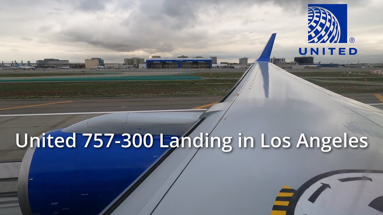 Самолет United Boeing 757-300 приземляется в Лос-Анджелесе (LAX).