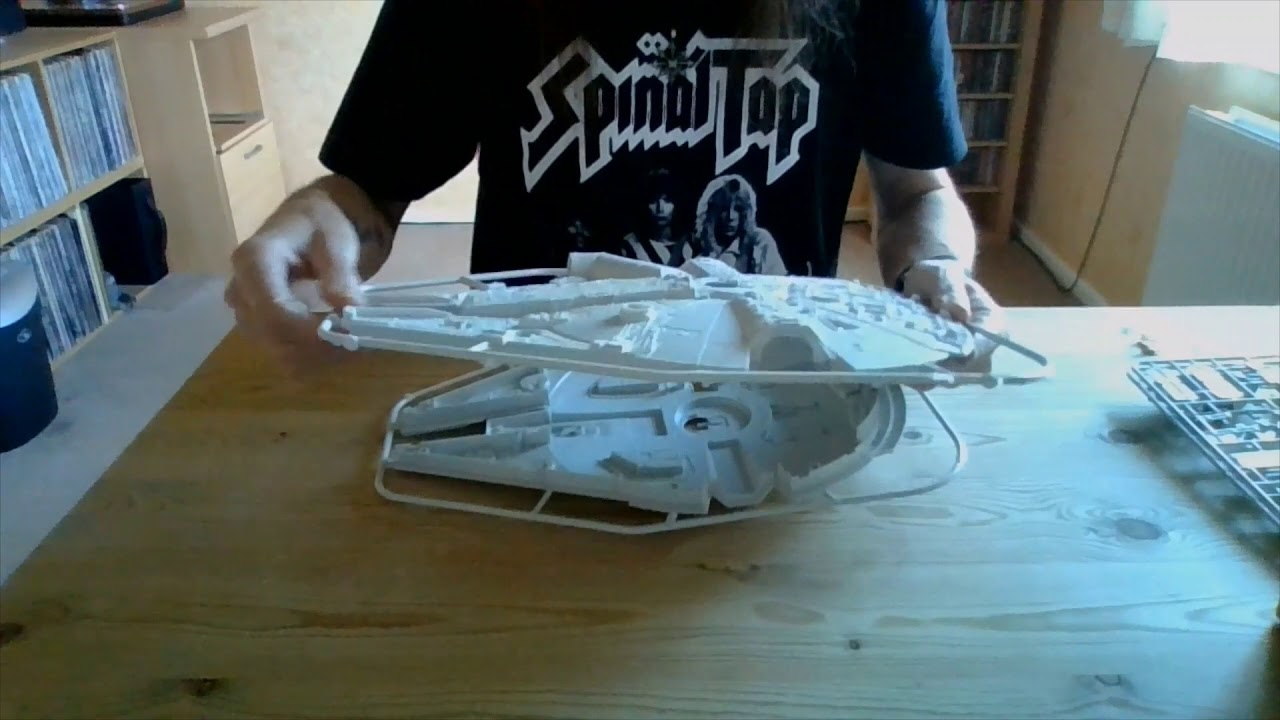 Plain Talking Reviews: Revell's 1:72 Millennium Falcon.