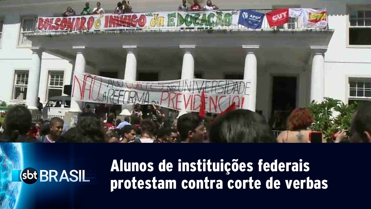 Alunos de institui&ccedil;&otilde;es federais protestam contra corte de verbas | SBT Brasil (06/05/19)