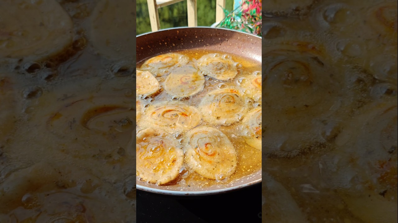 Crispy Masala Mathri Recipe 😋 | Perfect Diwali Snack #shorts #snacks #viralvideo #shortsfeed
