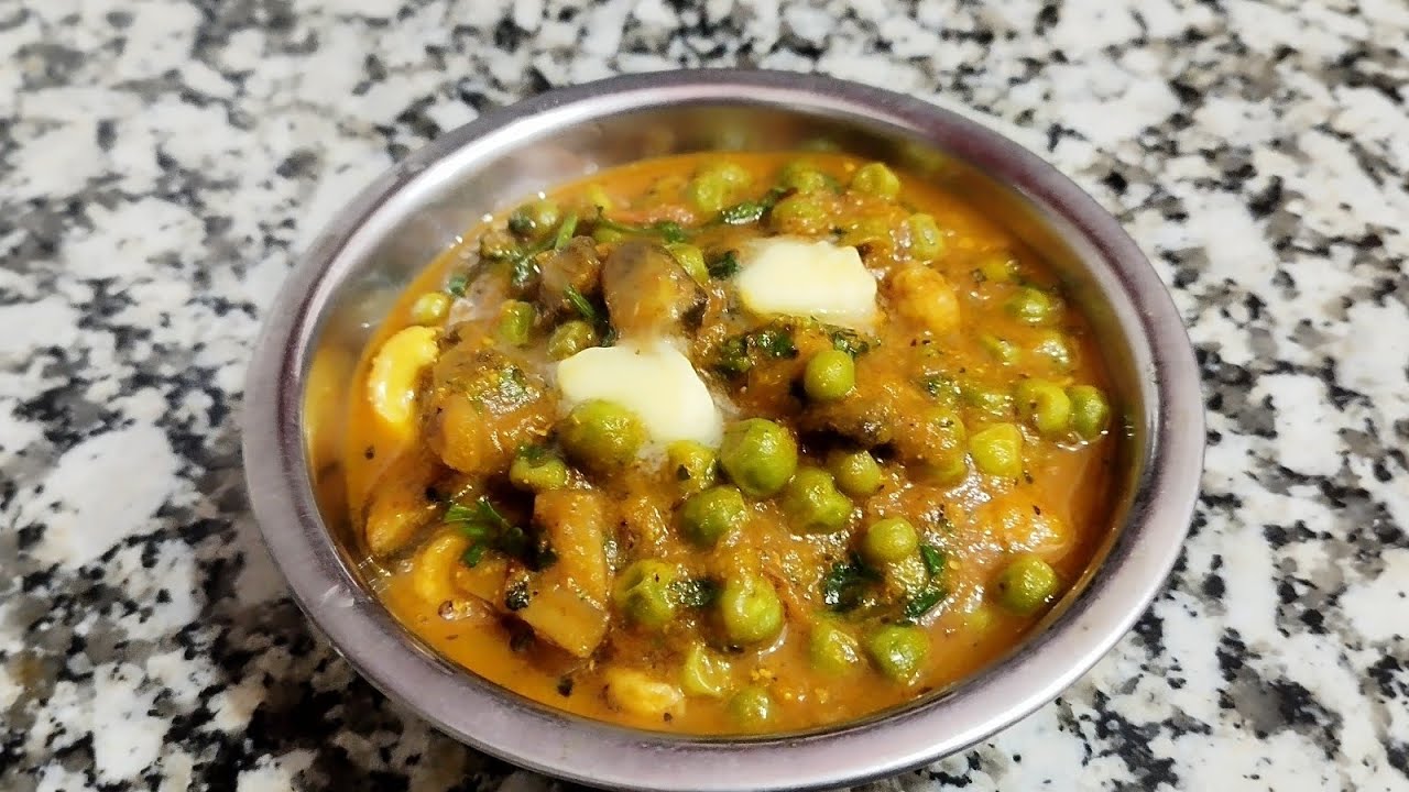 मखाना मटर मशरूम इसको बना कर खायेंगे तो मटर पनीर भी भूल जायेंगे 😋😋