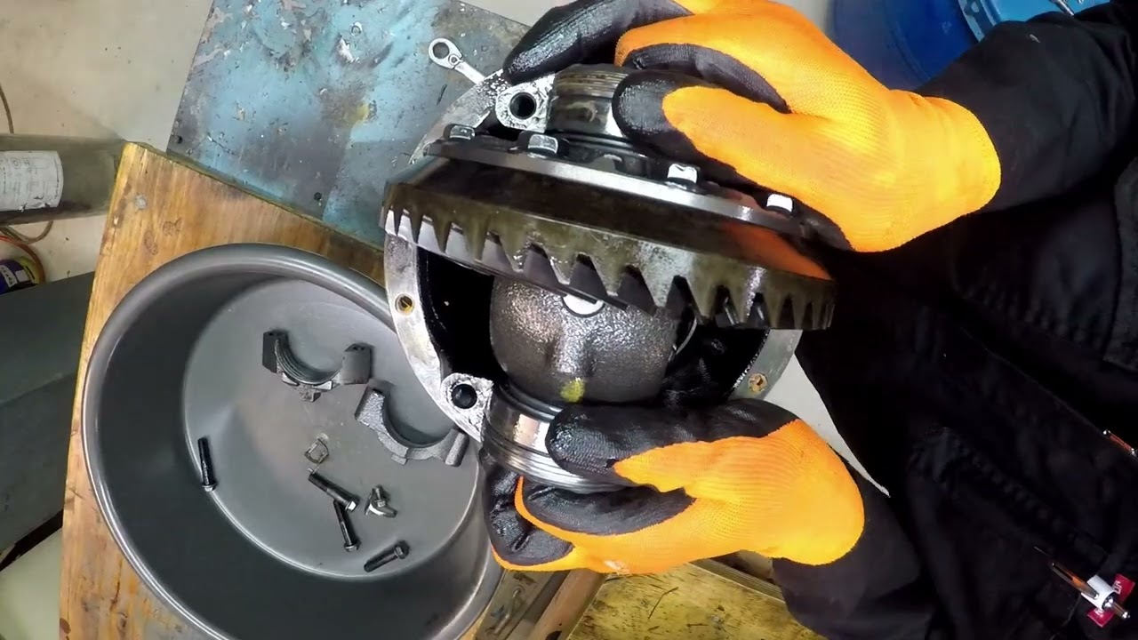 TRE Air differential lockers installation on a 2015 Suzuki Jimny.