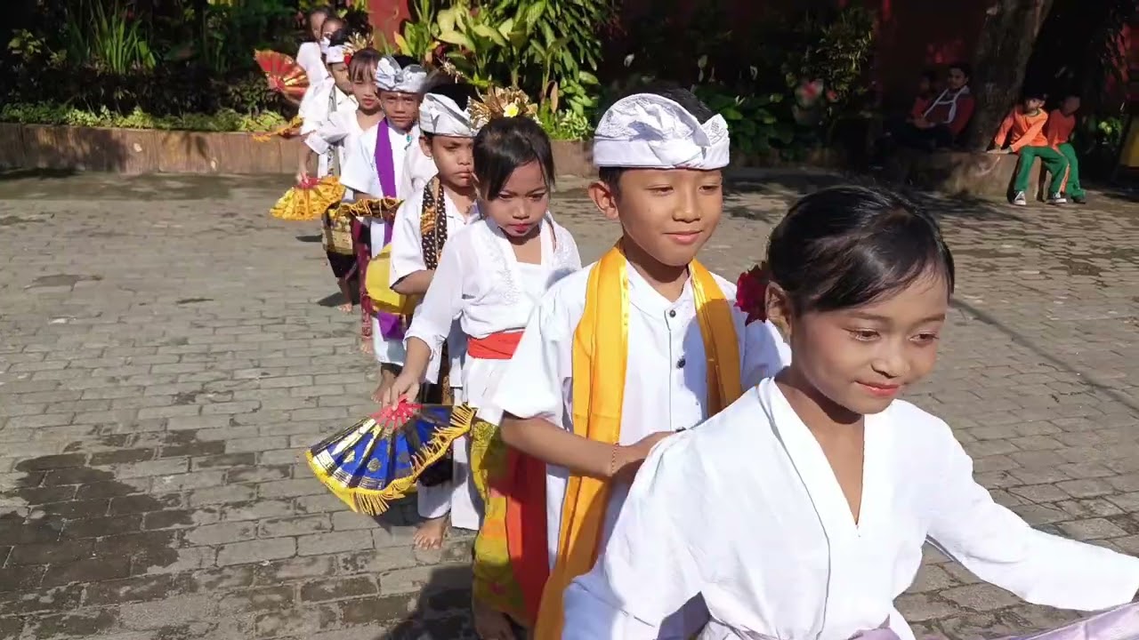 Mejangeran Oleh anak-anak kelas 3 & 4 GaNaM 😊👍