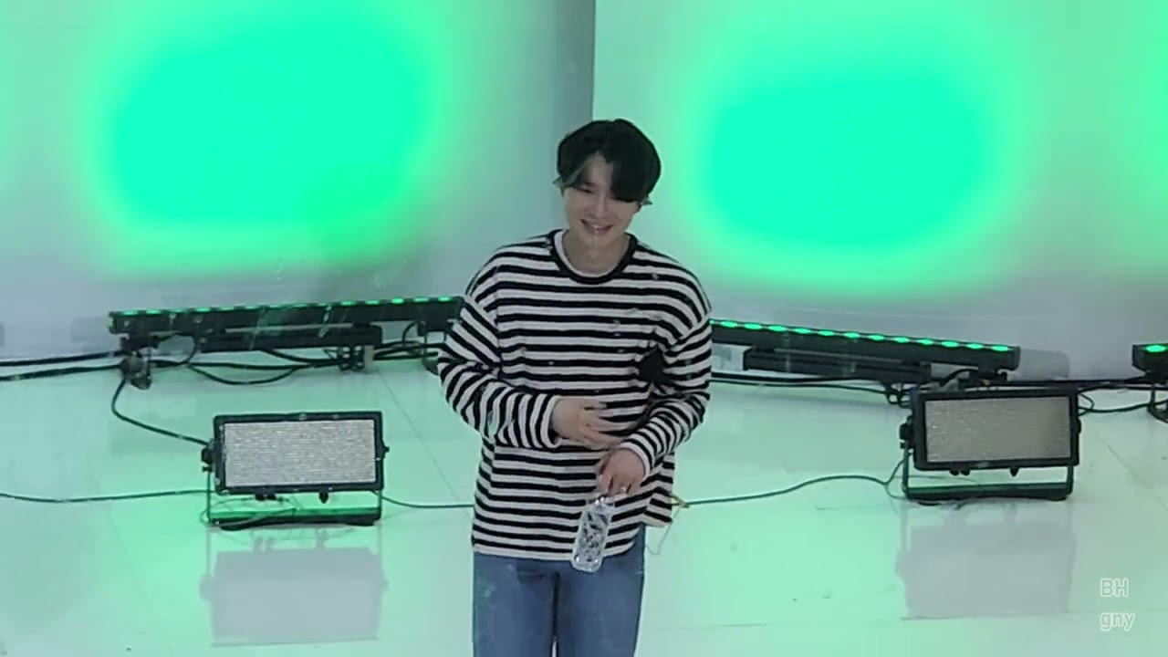 230404 포레스텔라 리허설 고우림F 인천국제공항 특별공연 UNEXPECTED