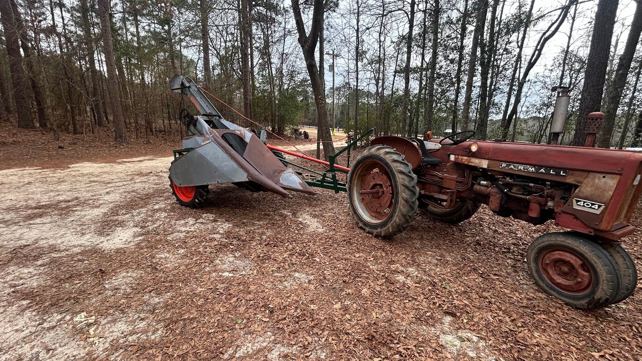 New Idea #10 Corn Picker 