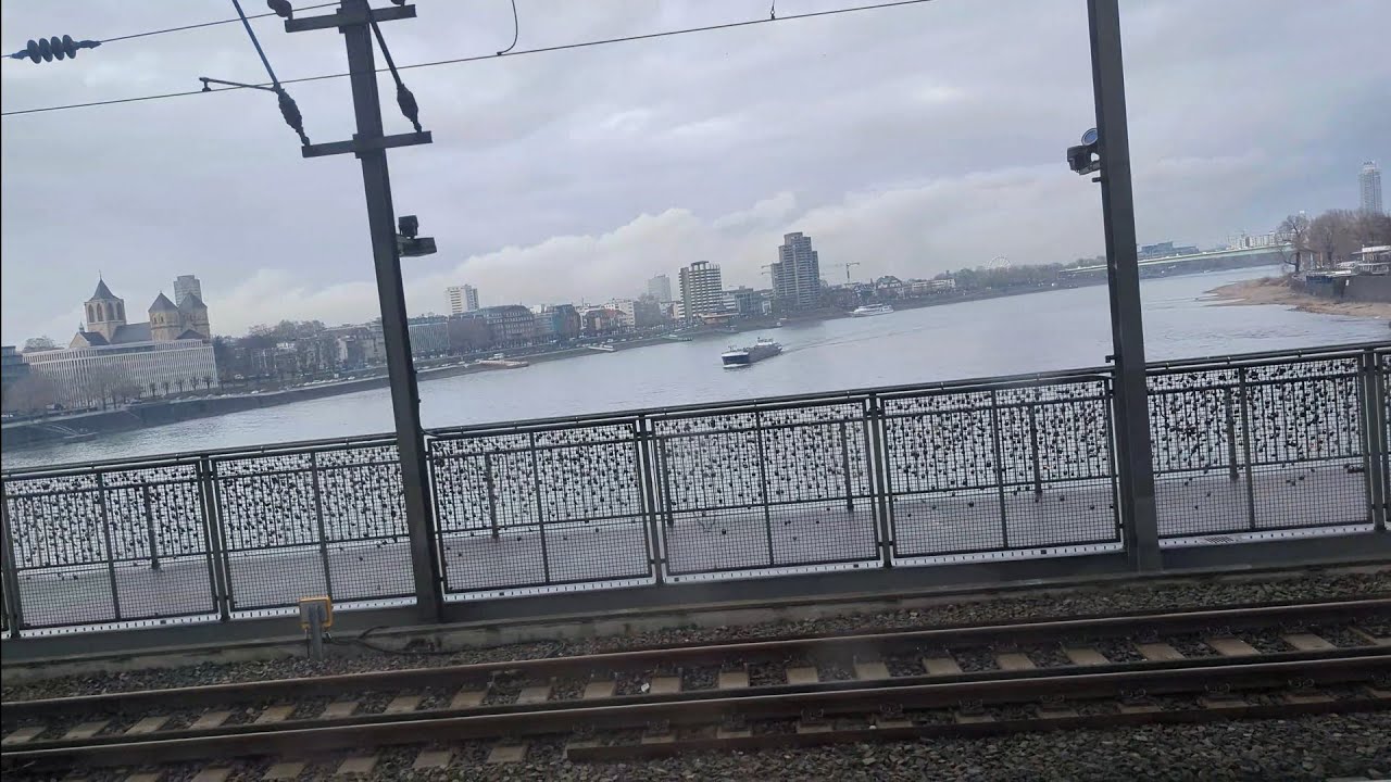 Düsseldorf - Köln Arasında Kesintisiz Tren Yolculuğu