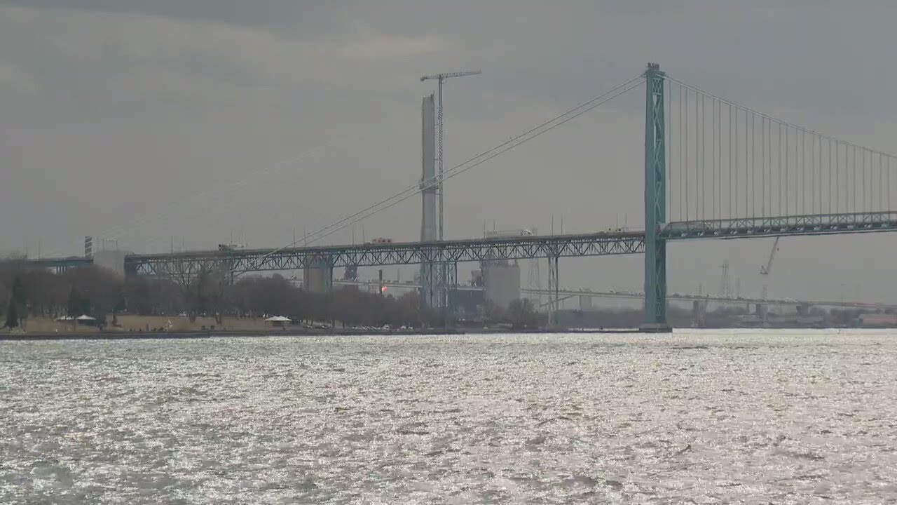 19-year-old slips and drowns in the Detroit River