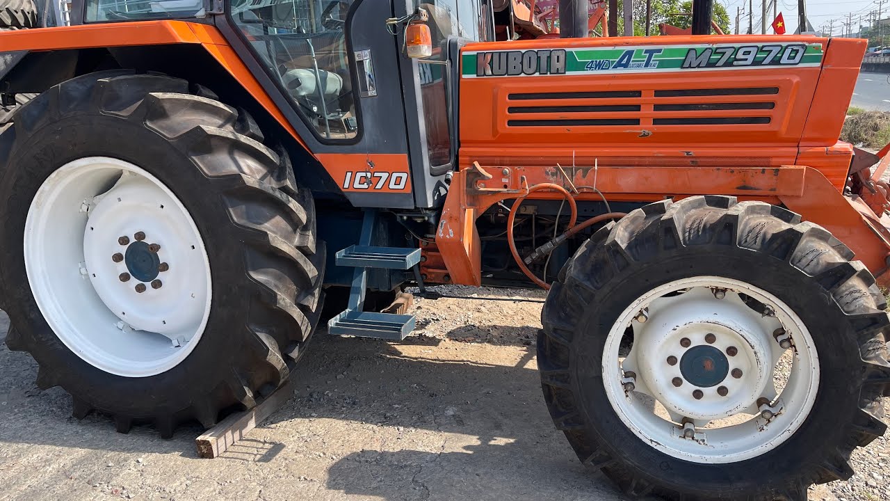 Máy cày Kubota m7970 hàng bãi mới về còn zin nguyên bản 100% . Lh 0867458433